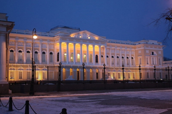 К 115-летию со дня открытия Государственного Русского музея : советует библиограф